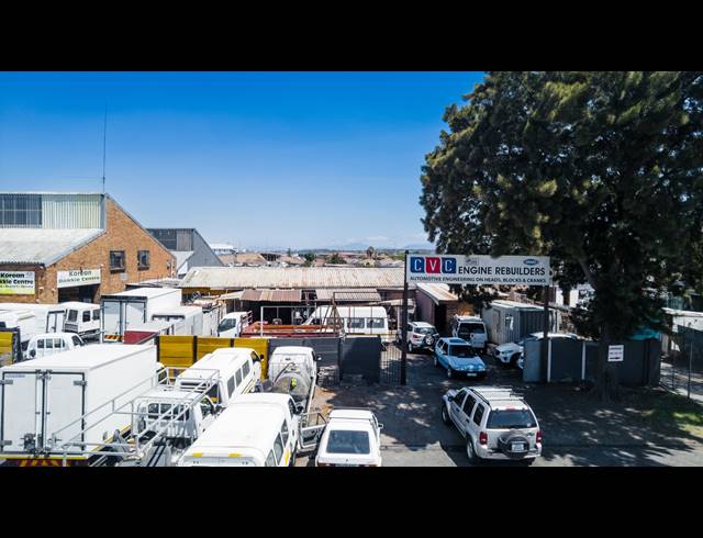 9,923M² WAREHOUSE FOR SALE IN BRACKENFELL INDUSTRIAL